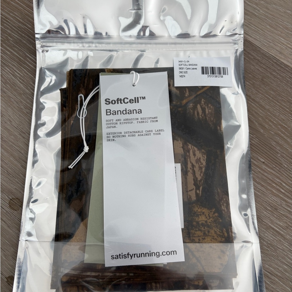 Satisfy bandana